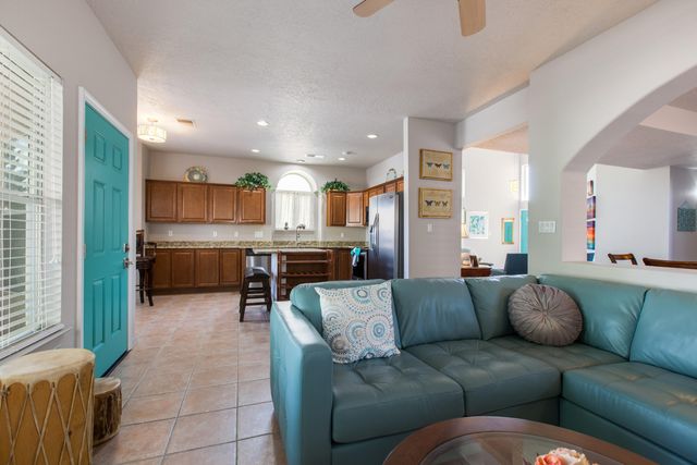 632 Hermit Falls Drive SE, Rio Rancho, NM 87124