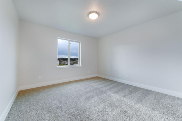 6150 W 30th Pl, Kennewick, WA 99338