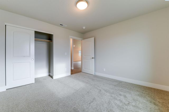 6150 W 30th Pl, Kennewick, WA 99338