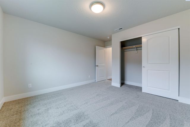 6150 W 30th Pl, Kennewick, WA 99338