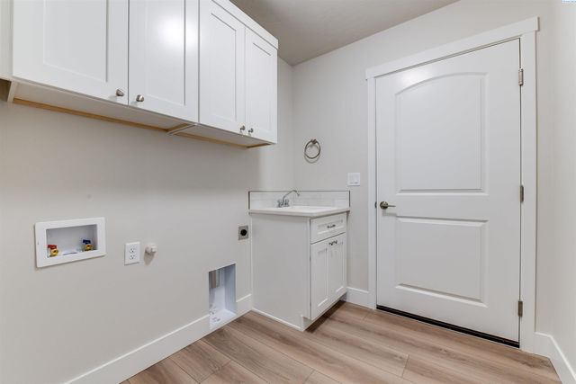 6150 W 30th Pl, Kennewick, WA 99338