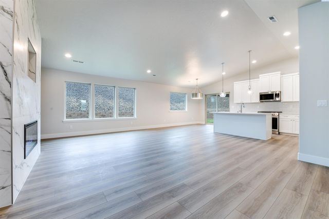 6150 W 30th Pl, Kennewick, WA 99338