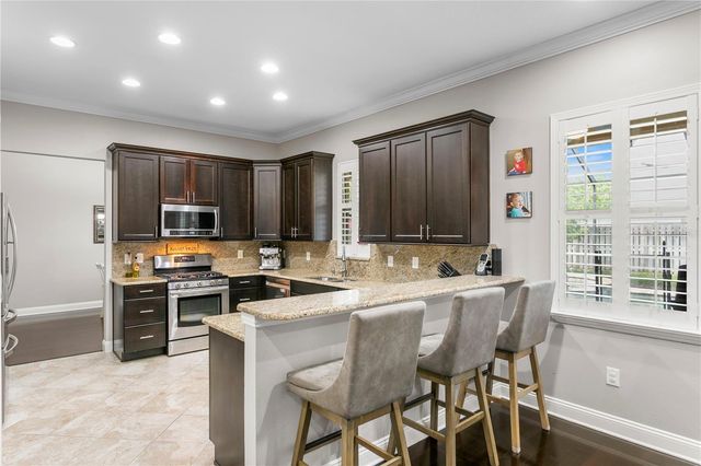 10121 KINGSBRIDGE AVENUE, Tampa, FL 33626