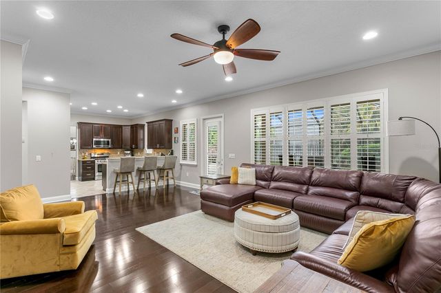 10121 KINGSBRIDGE AVENUE, Tampa, FL 33626