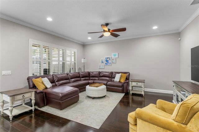 10121 KINGSBRIDGE AVENUE, Tampa, FL 33626