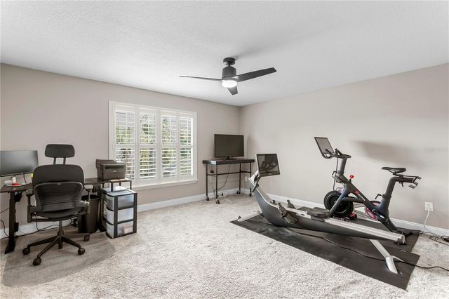 10121 KINGSBRIDGE AVENUE, Tampa, FL 33626