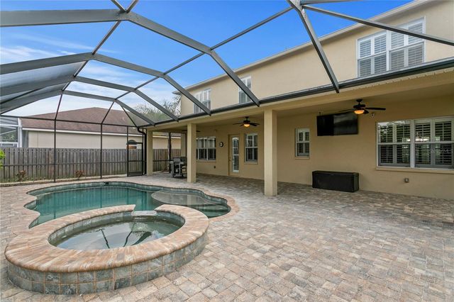 10121 KINGSBRIDGE AVENUE, Tampa, FL 33626