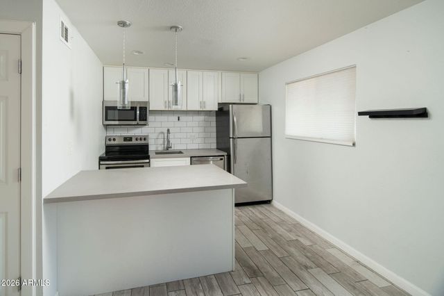 3141 N 37th St Street, Phoenix, AZ 85018