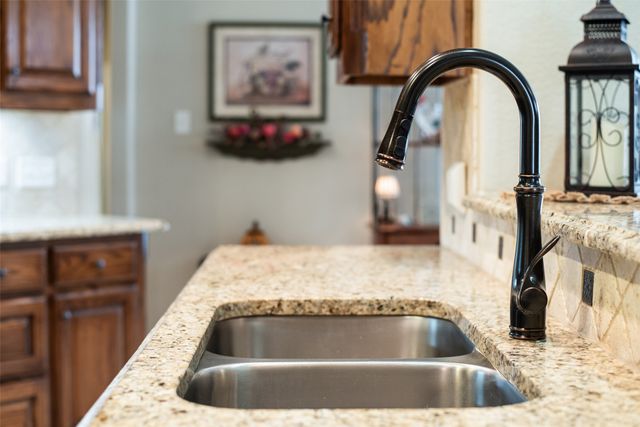 212 Park Meadows Drive, Euless, TX 76039