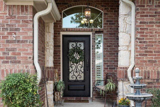 212 Park Meadows Drive, Euless, TX 76039