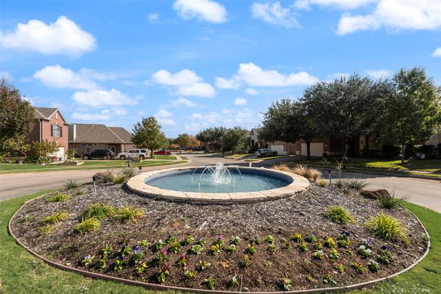 212 Park Meadows Drive, Euless, TX 76039
