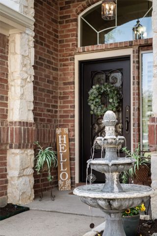 212 Park Meadows Drive, Euless, TX 76039