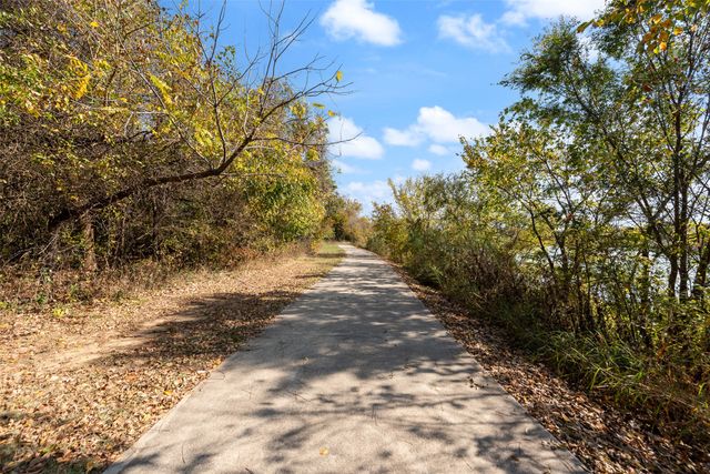 212 Park Meadows Drive, Euless, TX 76039