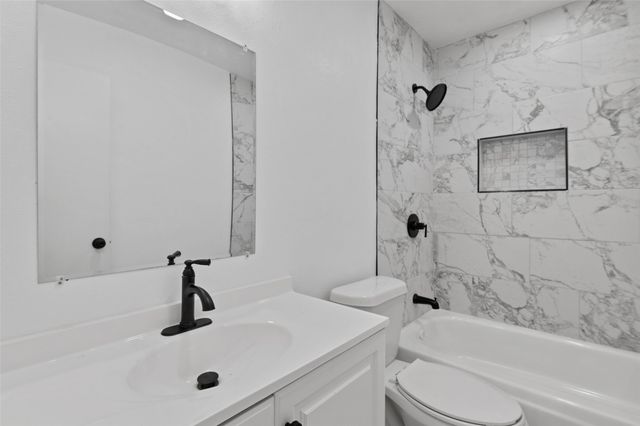 2068 E Peters Colony Road, Carrollton, TX 75007