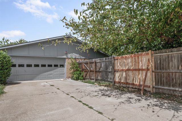 2068 E Peters Colony Road, Carrollton, TX 75007