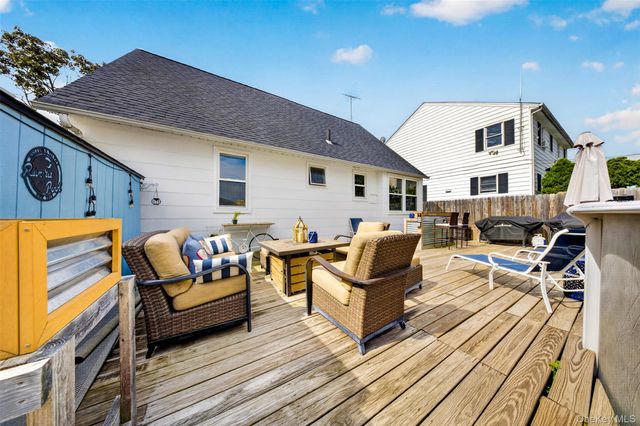 131 Dorset Avenue, Albertson, NY 11507