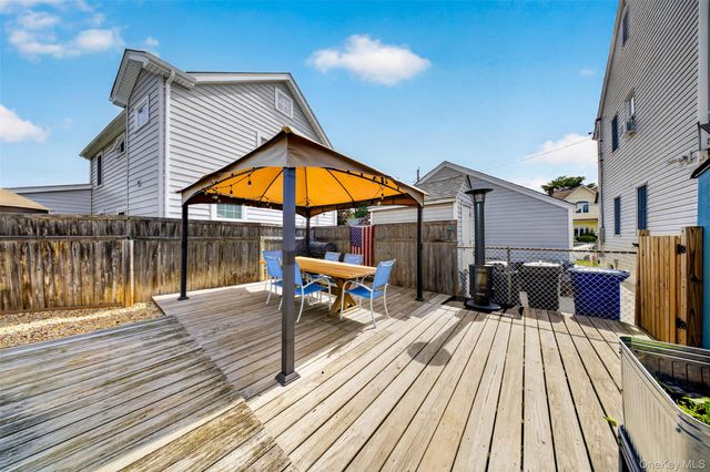 131 Dorset Avenue, Albertson, NY 11507