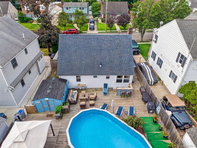 131 Dorset Avenue, Albertson, NY 11507