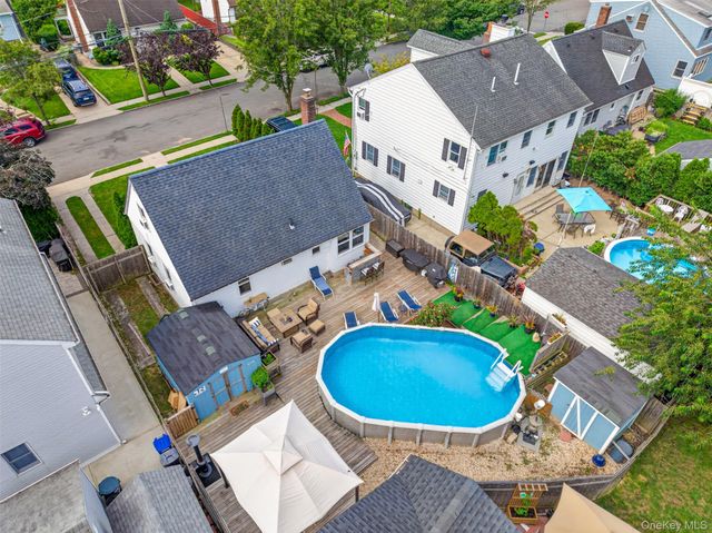 131 Dorset Avenue, Albertson, NY 11507