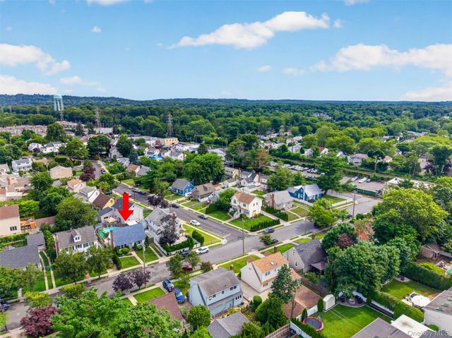 131 Dorset Avenue, Albertson, NY 11507