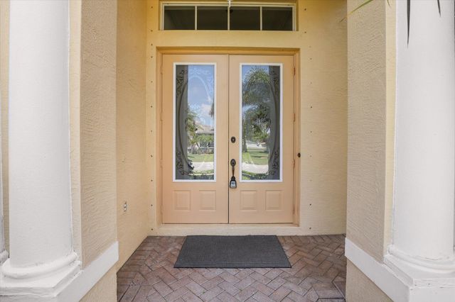 521 SW Lake Manatee Way, Port St. Lucie, Port St Lucie, FL 34986
