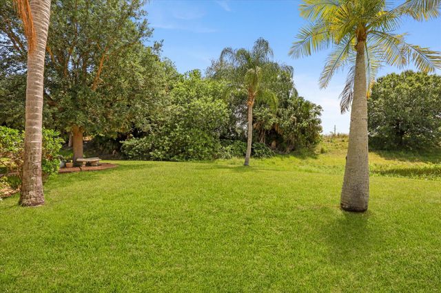 521 SW Lake Manatee Way, Port St. Lucie, Port St Lucie, FL 34986