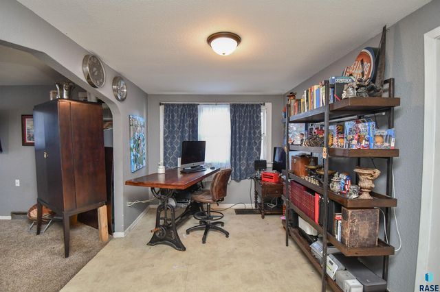 408 S Lyndale Ave Avenue, Sioux Falls, SD 57104