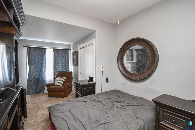 408 S Lyndale Ave Avenue, Sioux Falls, SD 57104