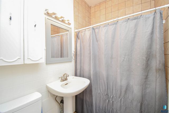 408 S Lyndale Ave Avenue, Sioux Falls, SD 57104