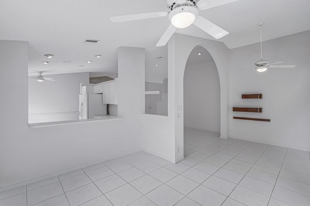 9758 Harbour Lake Circle, Boynton Beach, FL 33437