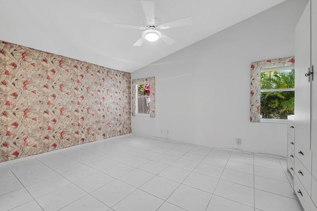 9758 Harbour Lake Circle, Boynton Beach, FL 33437