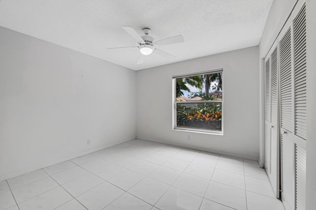 9758 Harbour Lake Circle, Boynton Beach, FL 33437