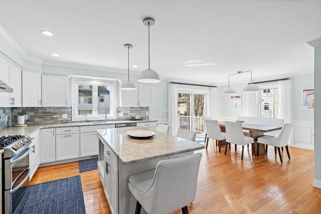 17 Wadsworth Ave 2, Waltham, MA 02453