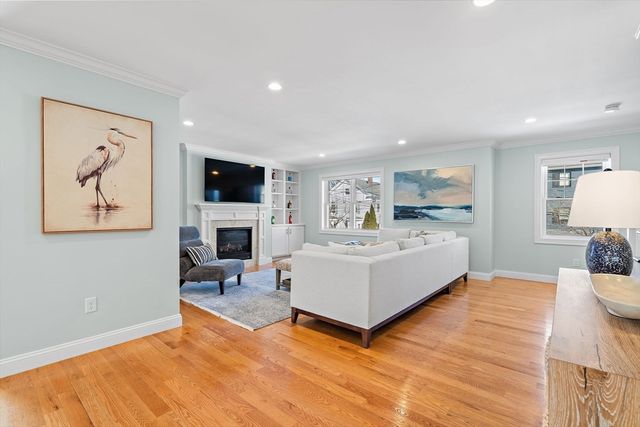 17 Wadsworth Ave 2, Waltham, MA 02453