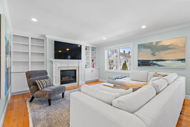 17 Wadsworth Ave 2, Waltham, MA 02453