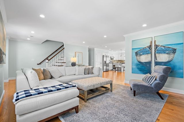 17 Wadsworth Ave 2, Waltham, MA 02453