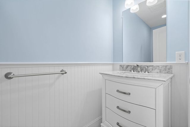 17 Wadsworth Ave 2, Waltham, MA 02453