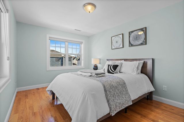 17 Wadsworth Ave 2, Waltham, MA 02453