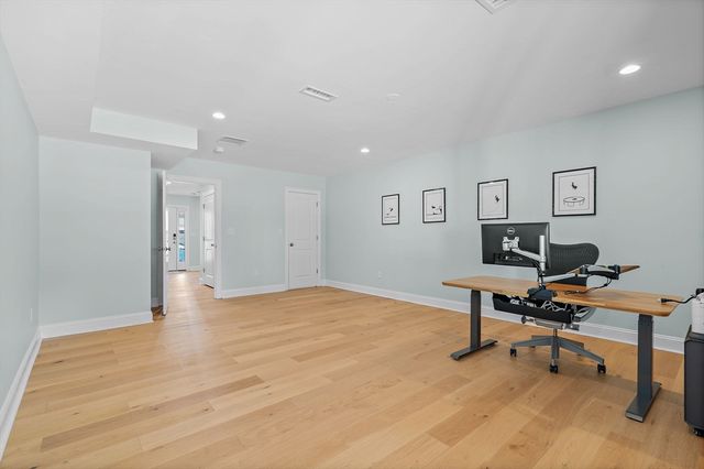 17 Wadsworth Ave 2, Waltham, MA 02453