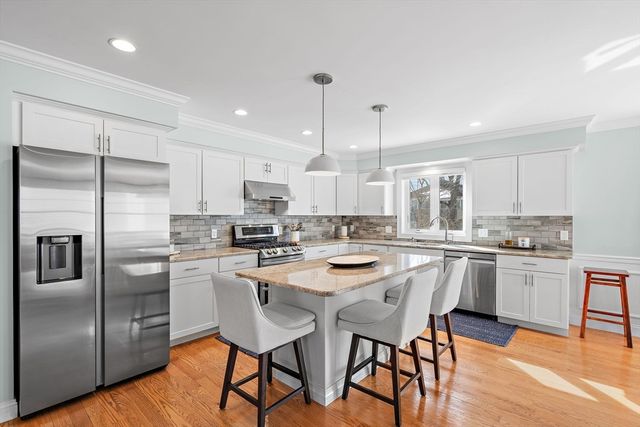 17 Wadsworth Ave 2, Waltham, MA 02453