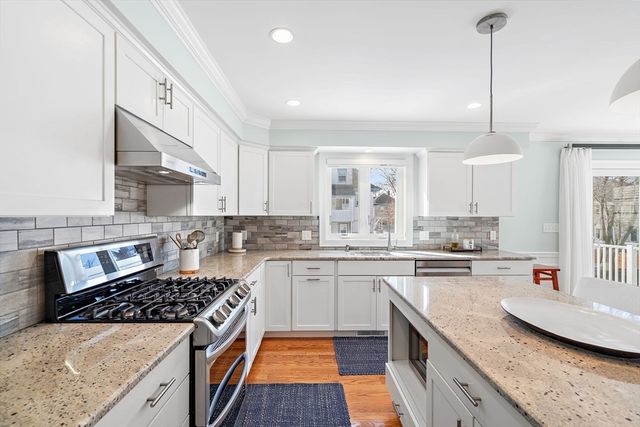 17 Wadsworth Ave 2, Waltham, MA 02453