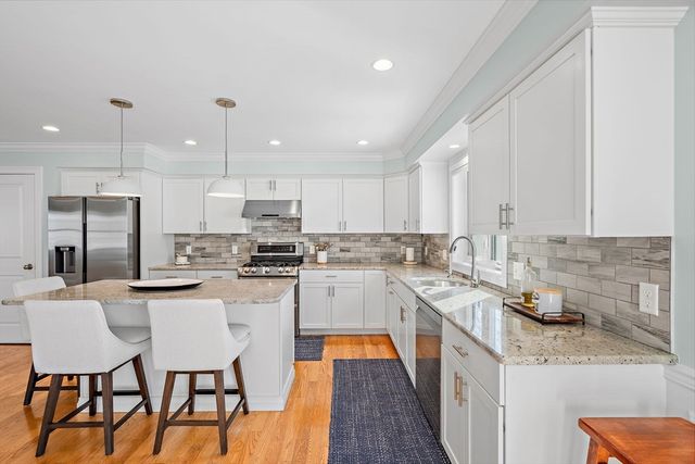 17 Wadsworth Ave 2, Waltham, MA 02453