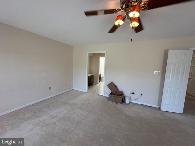 893 BROAD OAKS DR, Herndon, VA 20170
