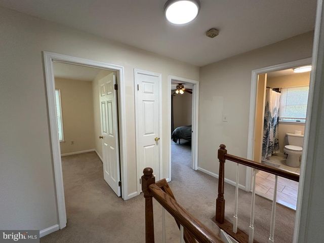 893 BROAD OAKS DR, Herndon, VA 20170