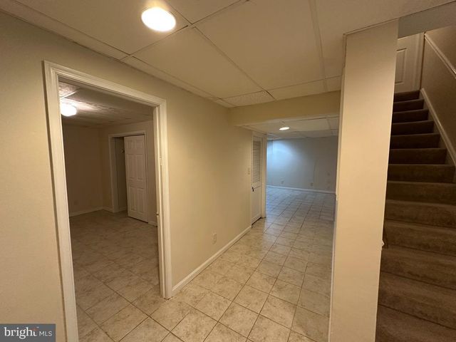 893 BROAD OAKS DR, Herndon, VA 20170
