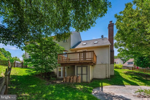 893 BROAD OAKS DR, Herndon, VA 20170