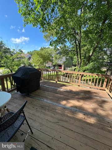 893 BROAD OAKS DR, Herndon, VA 20170