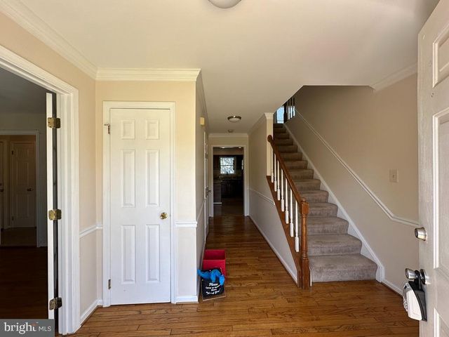 893 BROAD OAKS DR, Herndon, VA 20170