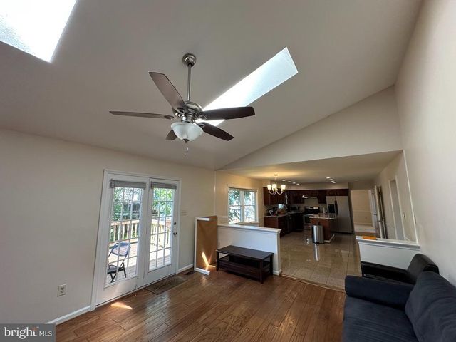893 BROAD OAKS DR, Herndon, VA 20170