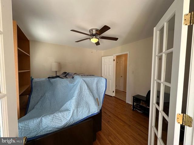 893 BROAD OAKS DR, Herndon, VA 20170